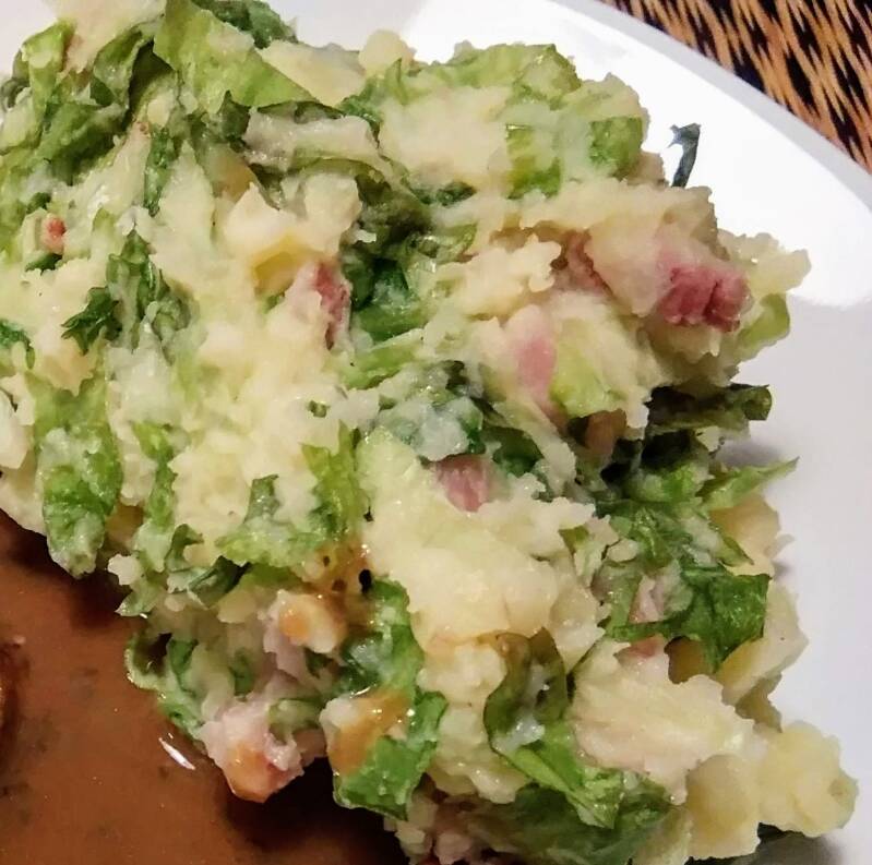 Stamppot rauwe andijvie met spekblokjes