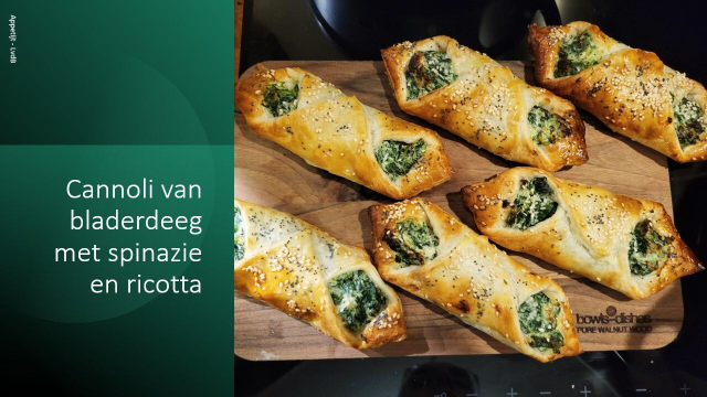 Cannoli van bladerdeeg met spinazie en ricotta