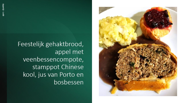 Feestelijk gehaktbrood, appel met veenbessencompote, stamppot Chinese kool, jus van Porto en bosbessen