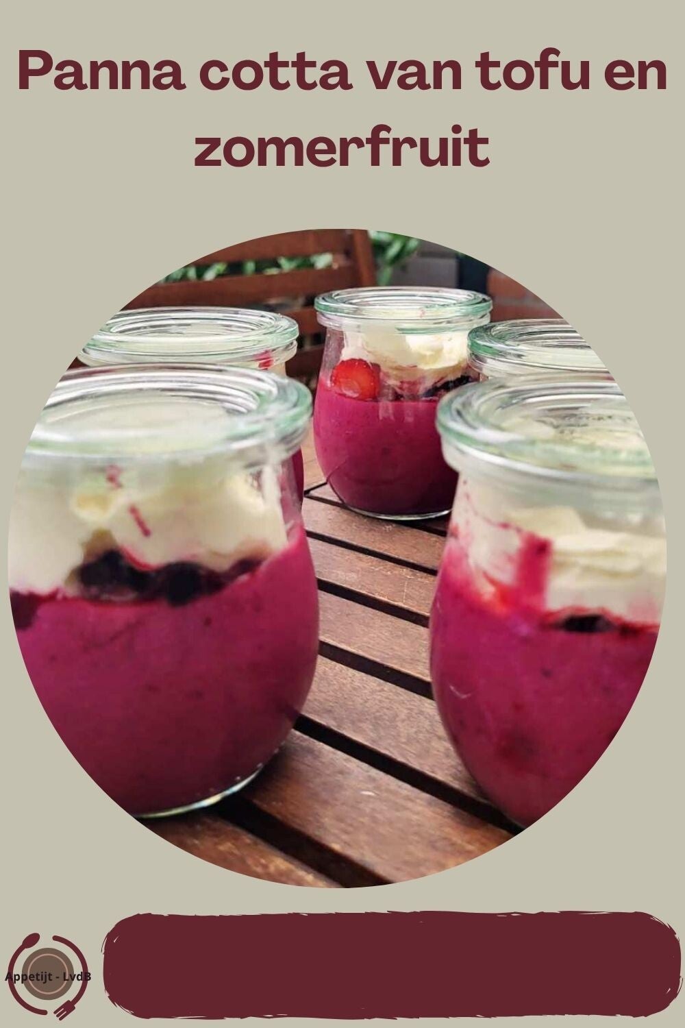 Panna cotta van tofu en zomerfruit