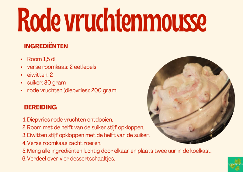 Rode vruchtenmousse