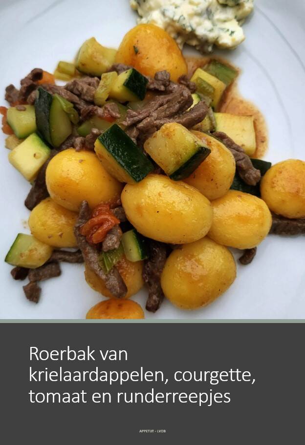 Roerbak van krielaardappelen, courgette, tomaat en runderreepjes