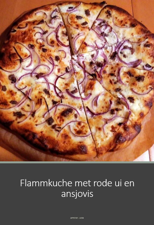 Flammkuche met rode ui en ansjovis