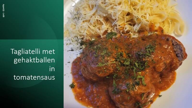 Tagliatelle met gehaktbal in tomatensaus