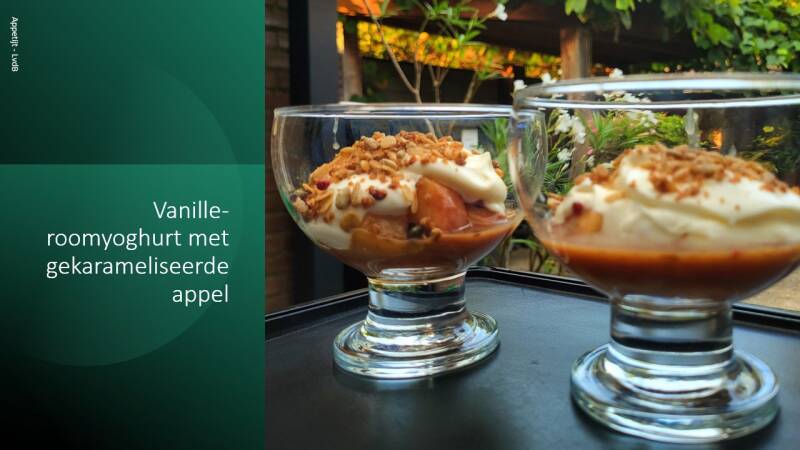 Vanille-roomyoghurt met gekarameliseerde appel