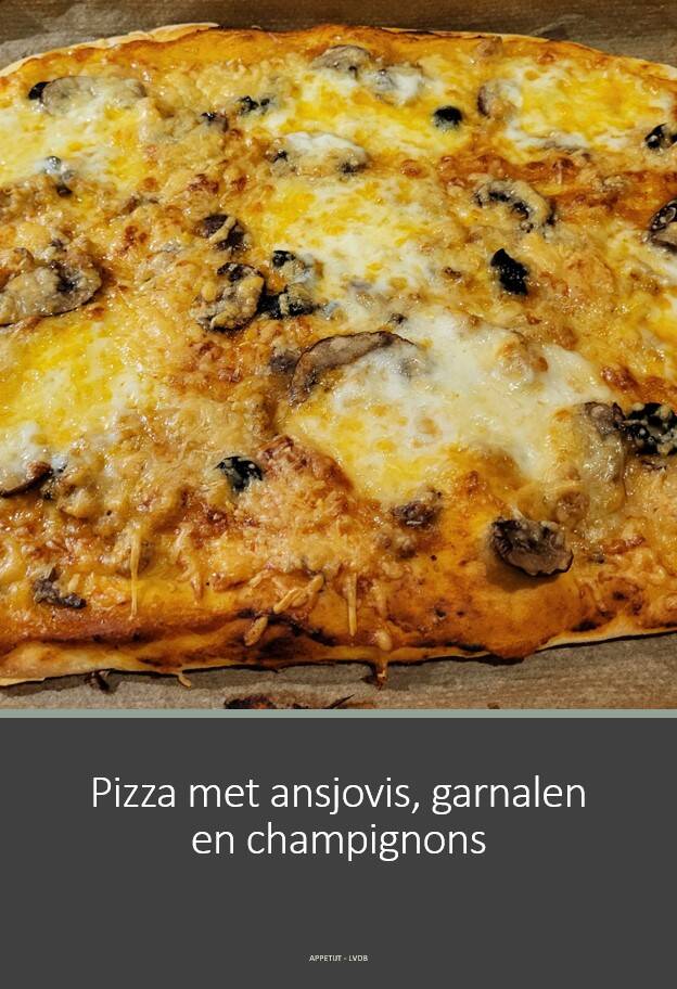 Pizza met ansjovis, garnalen en champignons