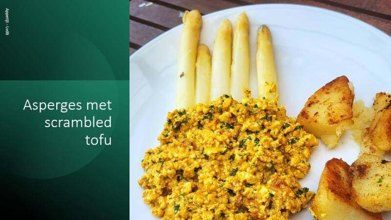 Asperges met srambled tofu