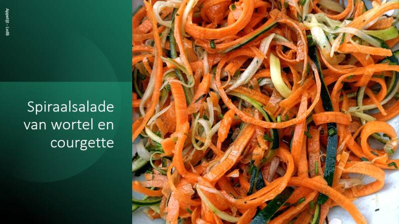 Spiraalsalade van wortel en courgette