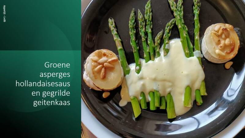 Groene asperges hollandaisesaus en gegrilde geitenkaas