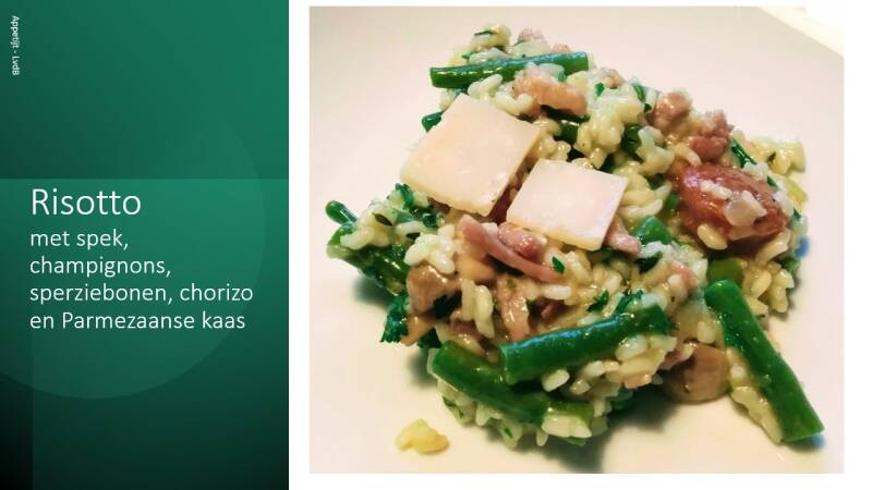 Risotto met spek, champignons, sperziebonen, chorizo en Parmezaanse kaas