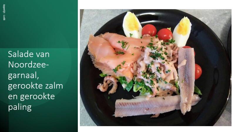 Salade Noordzeegarnaal, gerookte zalm en paling