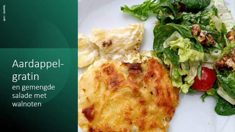 Aardappelgratin en gemengde salade met walnoten