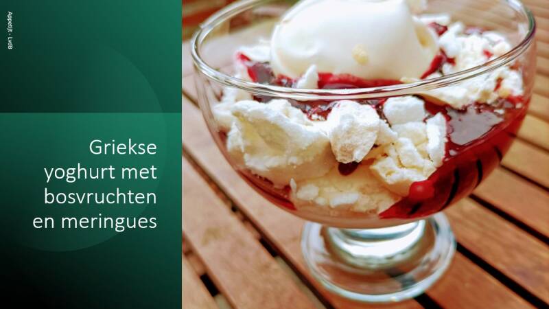 Griekse yoghurt met bosvruchten en meringues