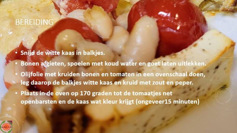 Cannellinibonen met trostomaatjes en witte kaas in kruidenolie uit de oven - bereiding