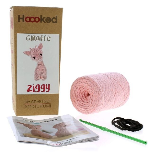 Hoooked Haakpakket Giraf Ziggy Roze