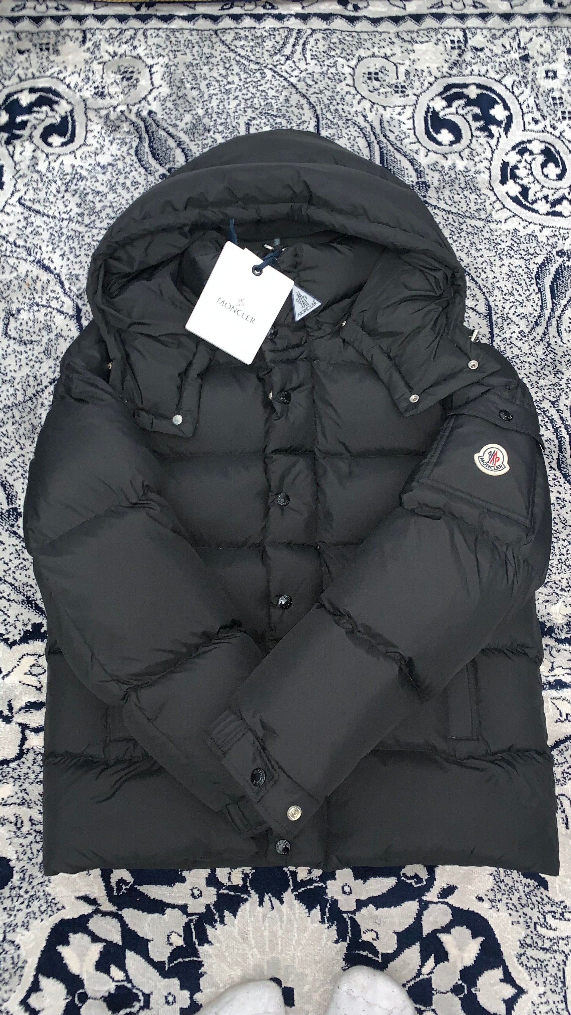 Moncler Vezere  brand new