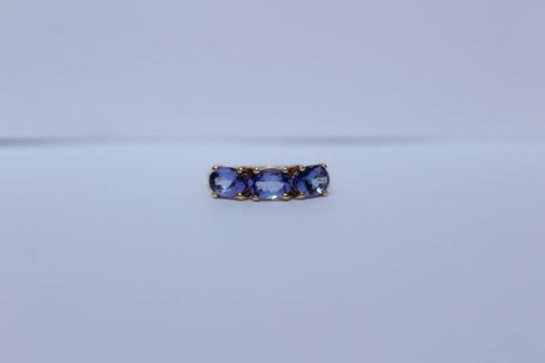 Noa - Tanzanite Trilogy ring