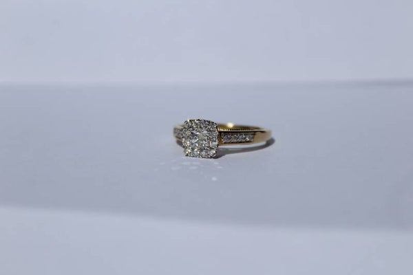 Rozie - 9ct Romantic diamond cluster ring