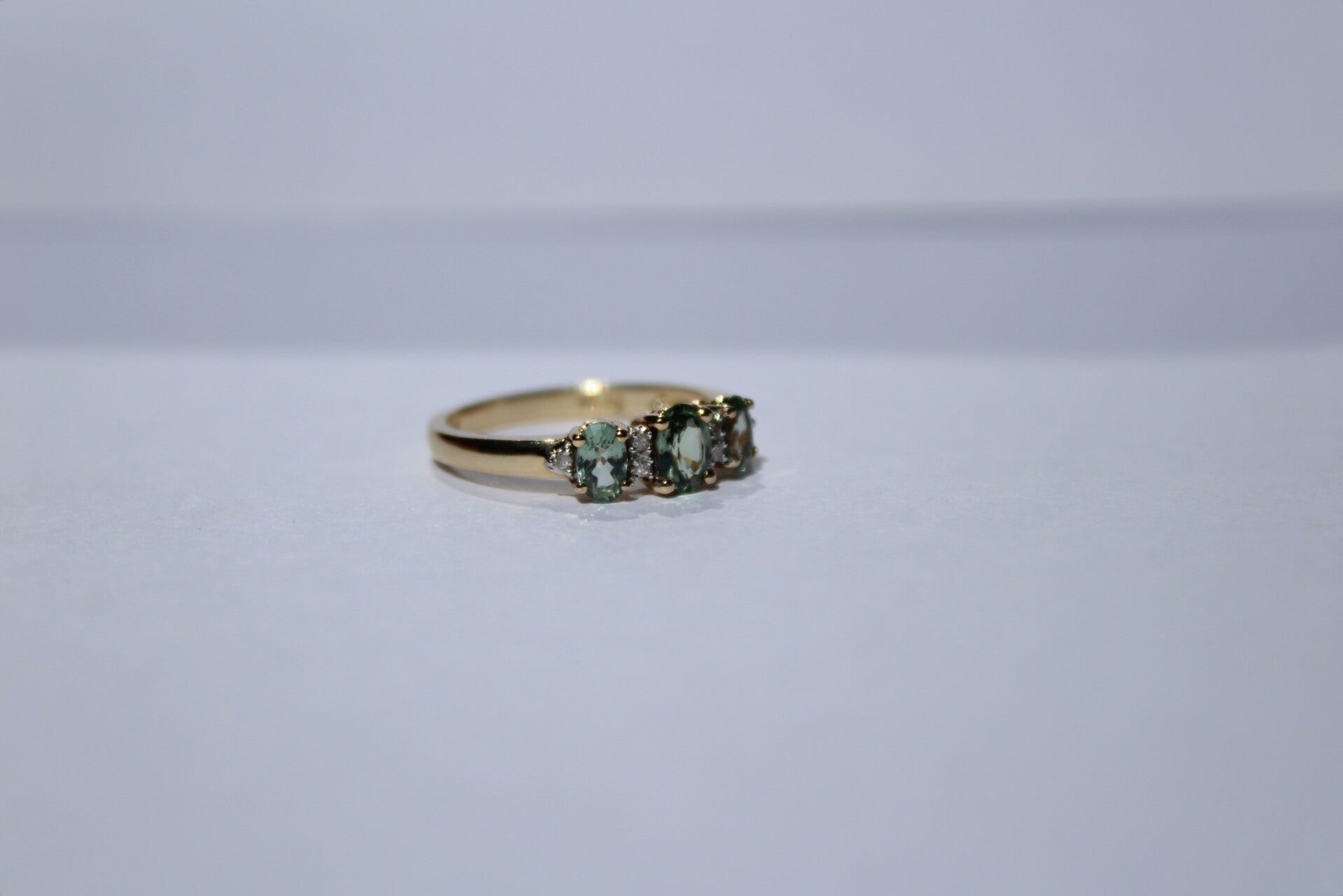 Gaudi - Green sapphire trilogy ring