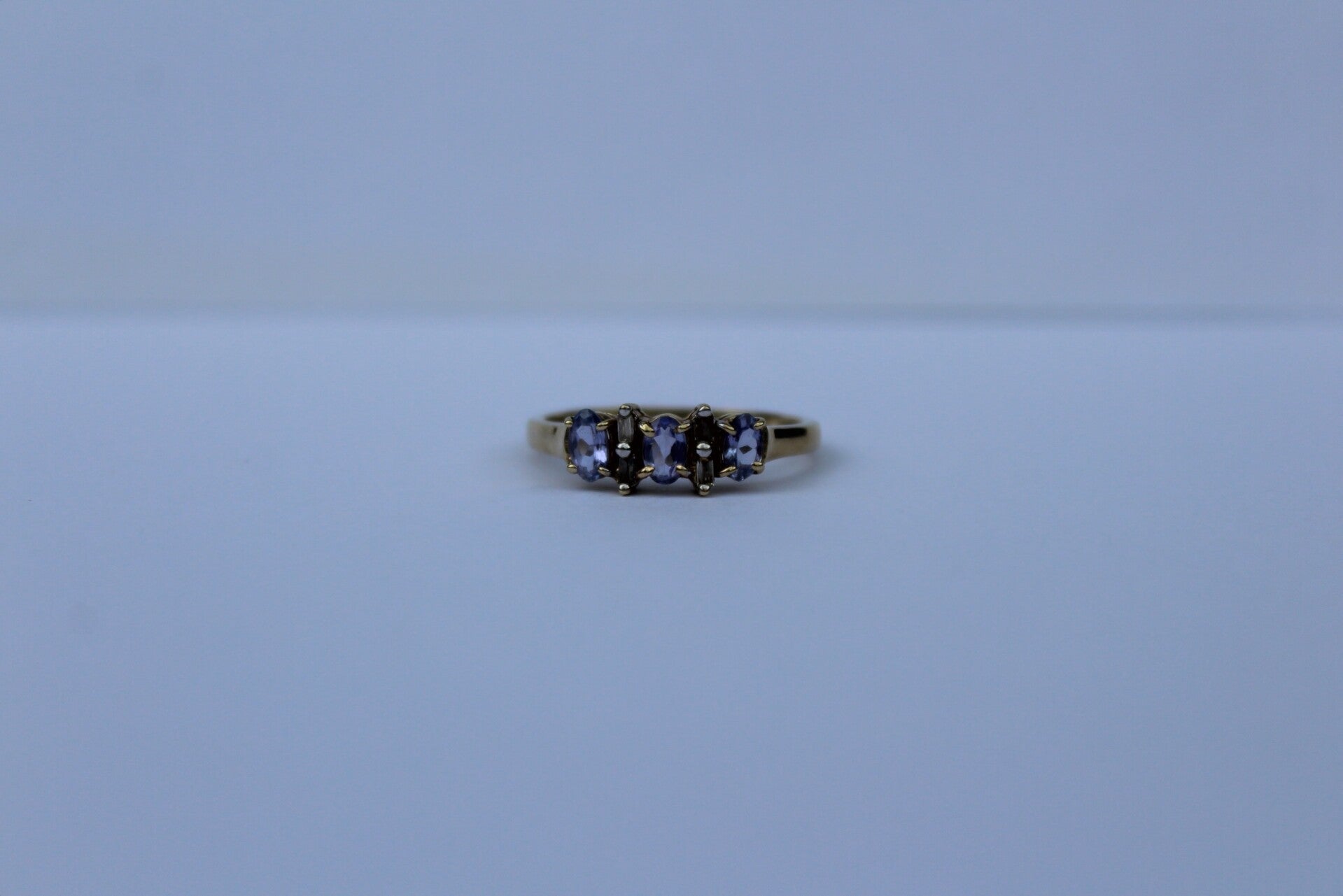 Ann - tanzanite trilogy ring