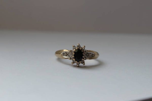 Senna - Sapphire diamond halo ring