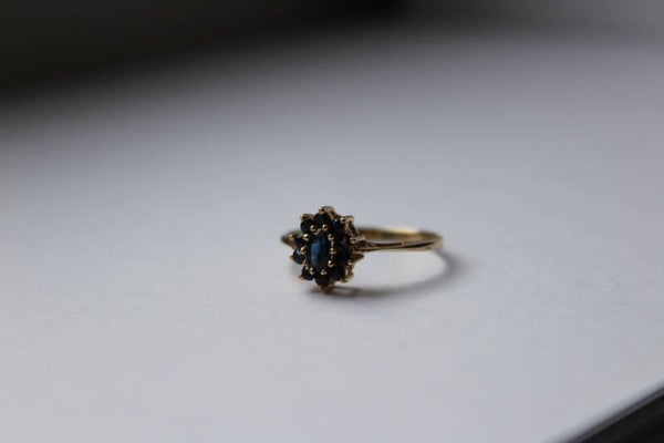 Sophia - 9ct Sapphire cluster ring