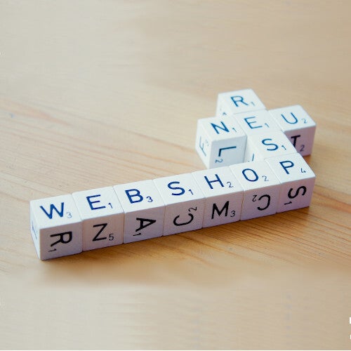 Bekijk onze bachbloesemremedies, aromatherapie, kruiden en supplementen voor dieren en mensen