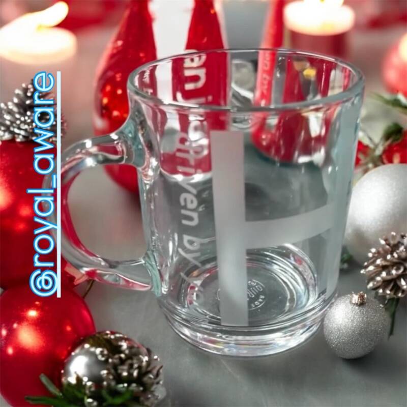 theeglazen geetst voor op kantoor @royal aware