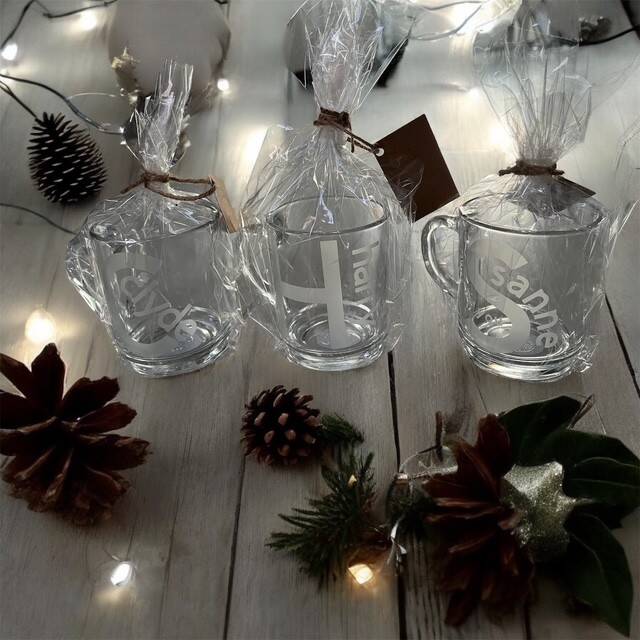 theeglazen geetst voor op kantoor @royal aware