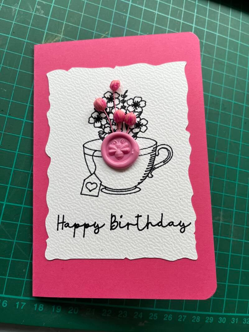 verjaardagskaartje met waxzegel en mini droogbloemetjes