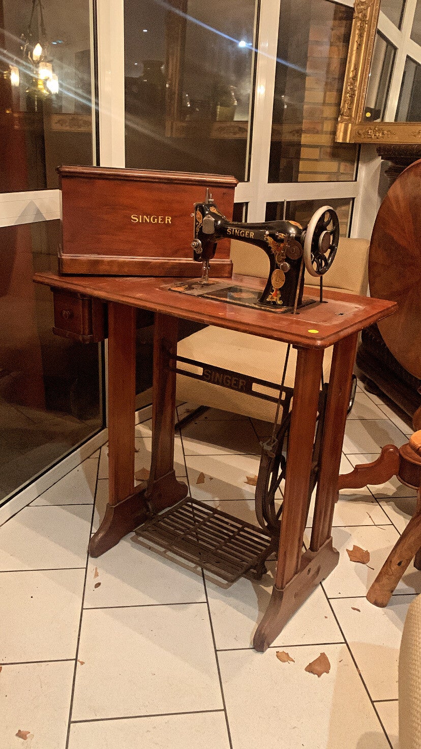 Ancienne Machine à Coudre Singer