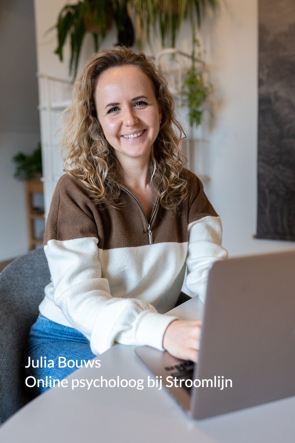 Julia Bouws, ervaren online psycholoog bij Stroomlijn Online Psychologie voor millennials