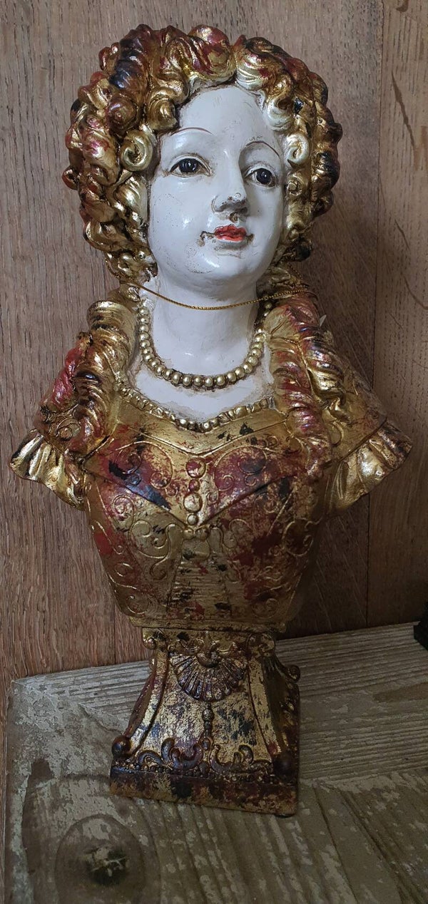 Dame Baroque buste