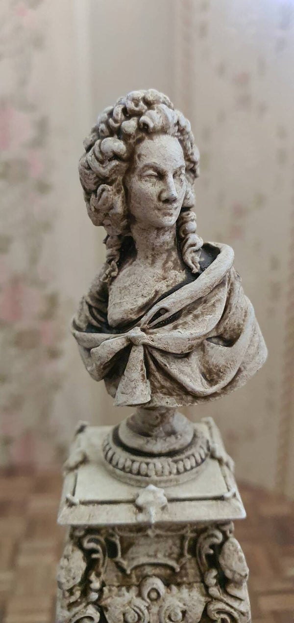 Prachtige miniatuur buste 1 op 12