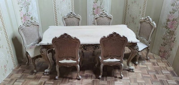 Exclusieve Miniatuur Eettafel met 6 stoelen verfijnd Snijwerk