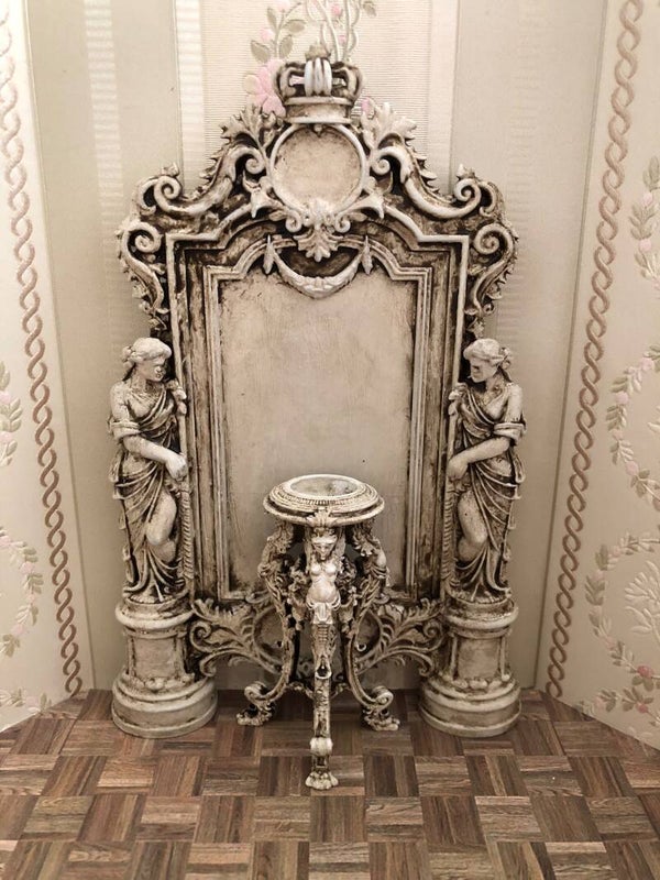 Prachtige brocante miniatuur muurconsole met bijpassende plantentafel