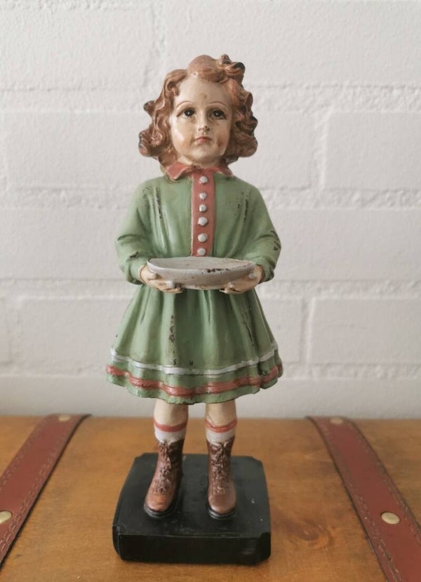 Brocante Beeldje Meisje met Schaal 21cm
