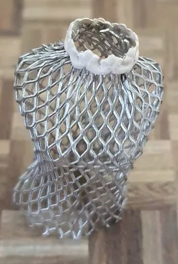 Metalen buste