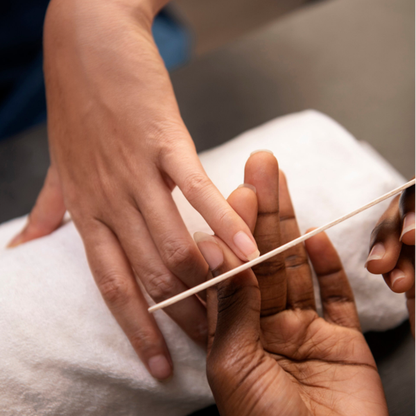 Manucure macro avec cire sans vernis semi permanent