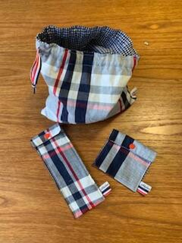 Ensemble de voyage et accessoires style burberry