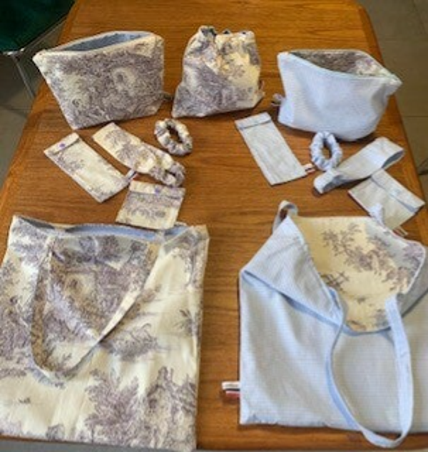 Ensemble trousses de voyage et accessoires Jouy violet