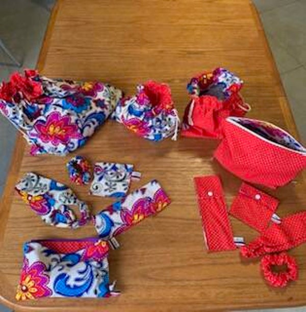Ensemble trousses de voyage et accessoires wax