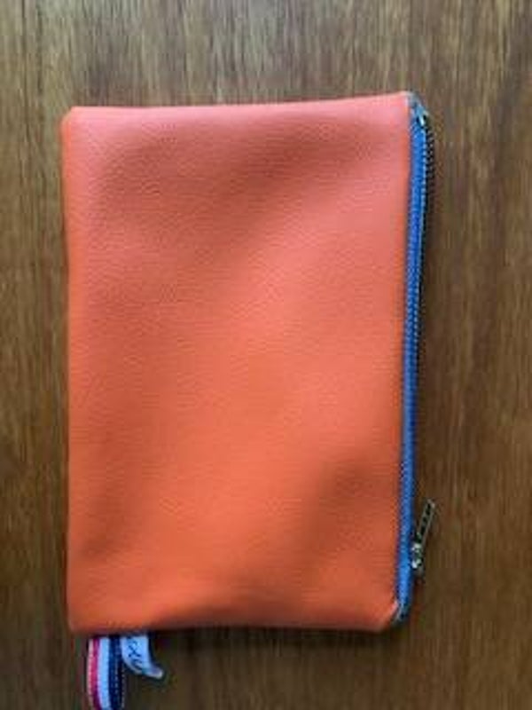 trousse plate en skai orange