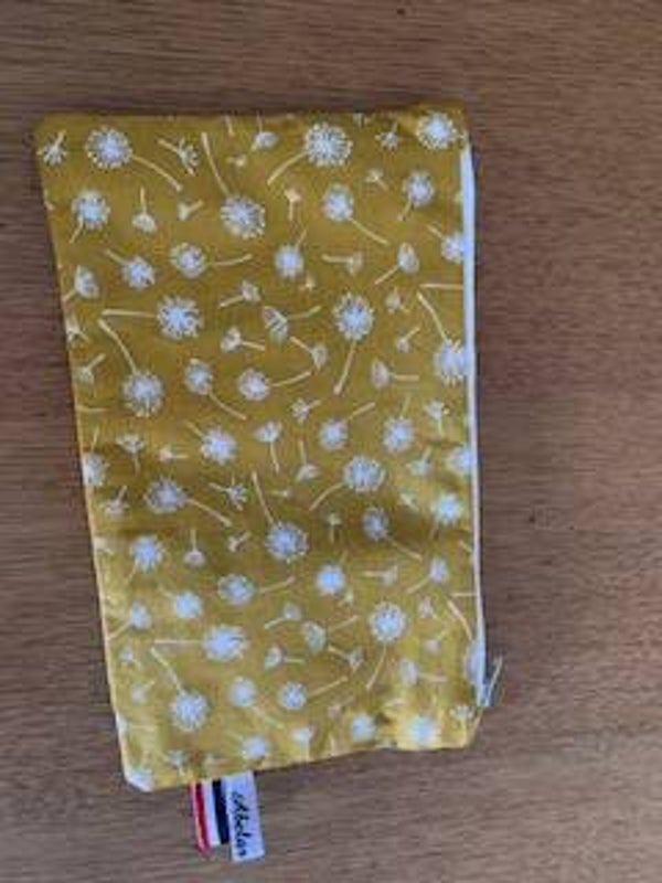 trousse plate moutarde fleurs pissenlit