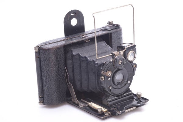 ICA ICARETTE FOLDING BED CAMERA 6x6CM W/ NOVAR 7.5CM 6.8 LENS