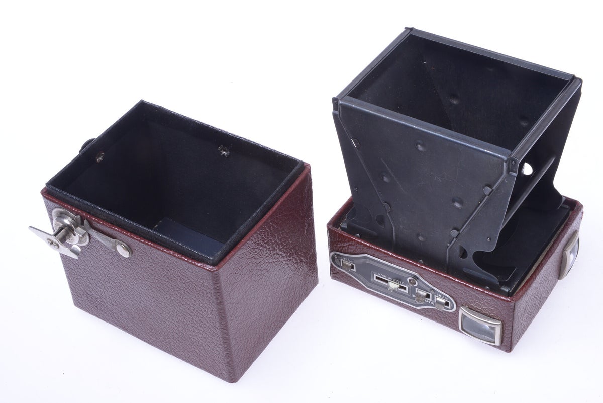GOLDSTEIN GOLDY BOX CAMERA 6X9CM ON 120 ROLL FILM 'RARE COVER *VERY NICE