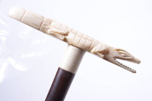 ANTIQUE WOOD CANE WALKING STICK ART BONE CROCODILE HANDLE 78.5CM 30.90”