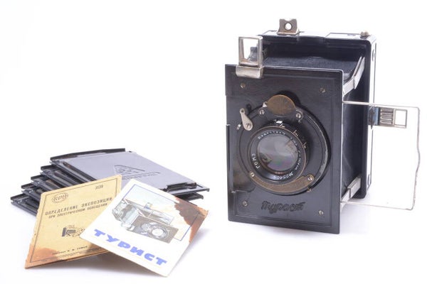GOMZ TURIST 6.5X9CM STRUT FOLDING BAKELITE CAMERA INDUSTAR 7 105MM 3.5 LENS