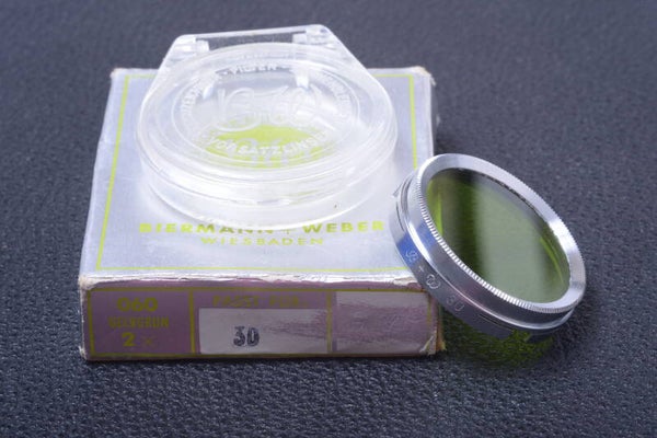 B & W SCHNEIDER GREEN 2X 30MM FILTER GENUINE LENS OR CAMERA W/ KEEPER 36-3