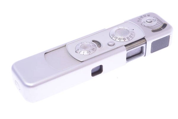MINOX B 9.5MM SUBMINIATURE CAMERA 8X11MM *WORKS 100%, MINT*  #619262